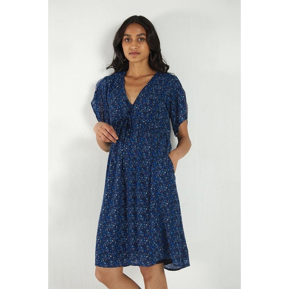 Reistor Sundowner Dress Blue Floral‎ Size Medium